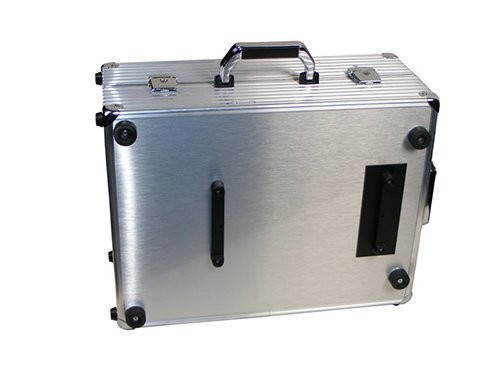 Werkzeugkoffer mit Trolley-Halterung