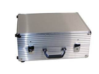 Werkzeugkoffer mit Trolley-Halterung